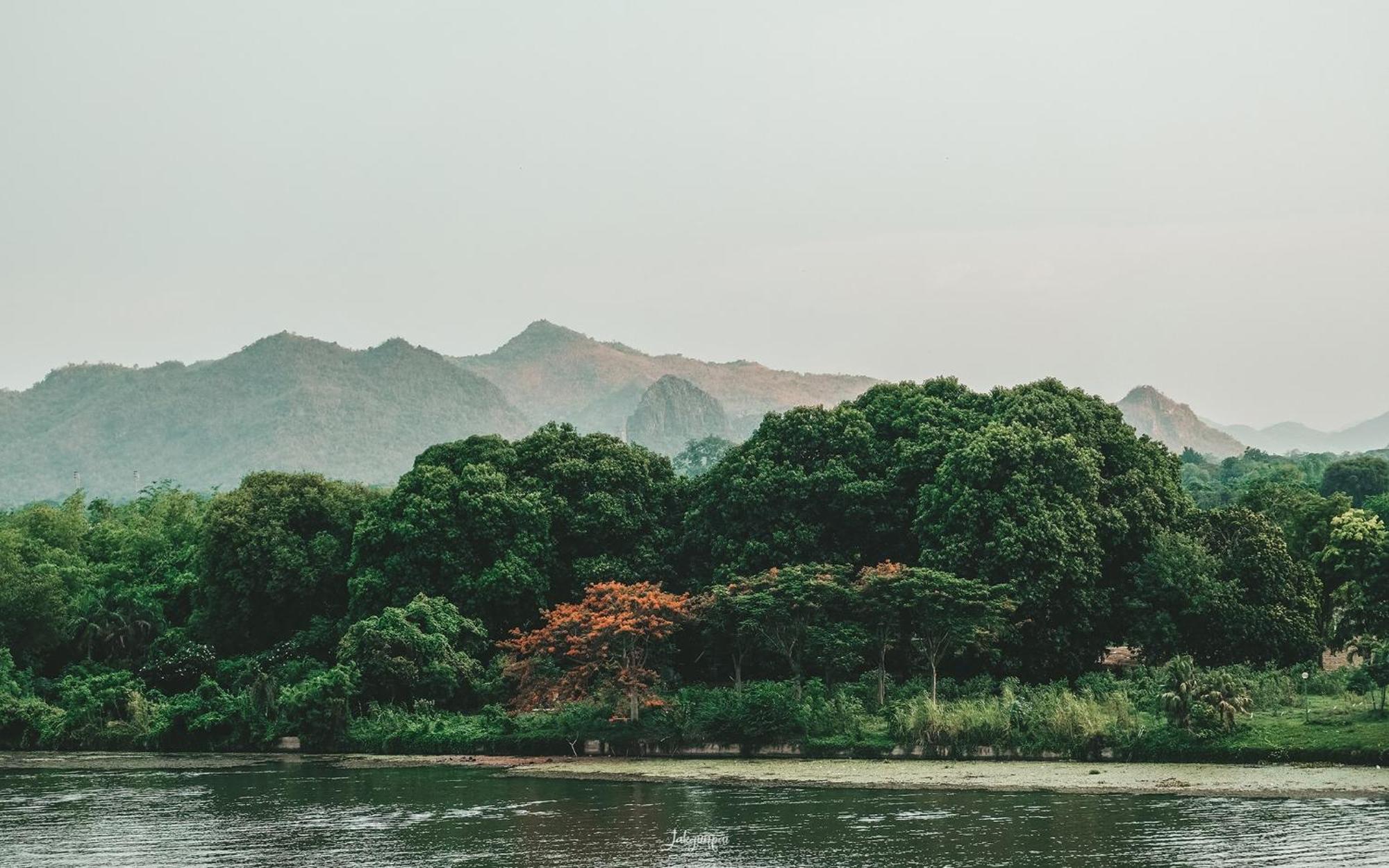 Natee The Riverfront Hotel Kanchanaburi Zewnętrze zdjęcie